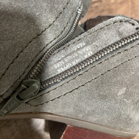 Diba | Layla Suede Bootie in Taupe Size 7.5 - Picture 4 of 8